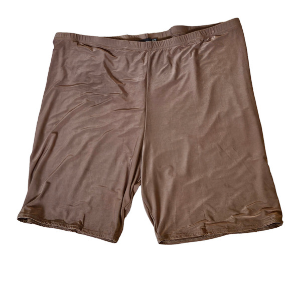 PrettyLittleThings Brown Coffee Cycle Shorts Plus 26 - Picture 1 of 9